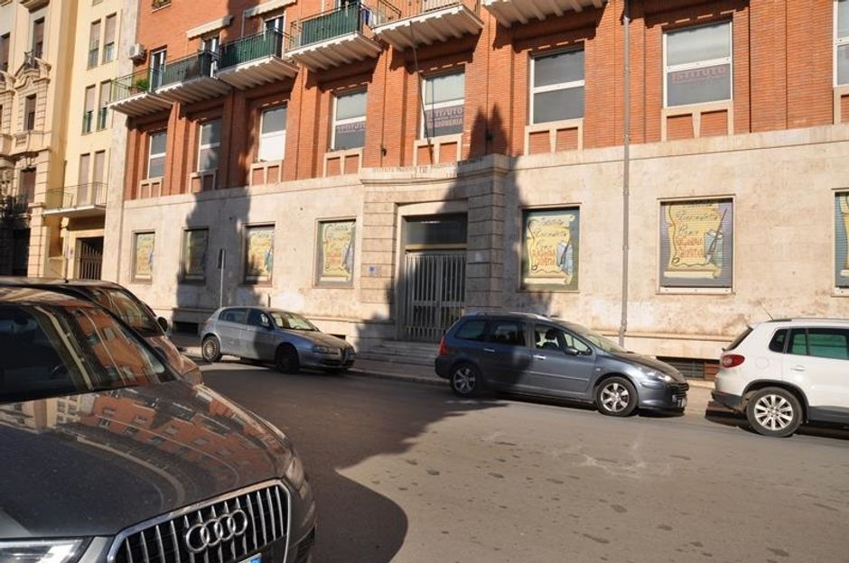 #5825 Porzione di fabbricato su più livelli in vendita - foto 1