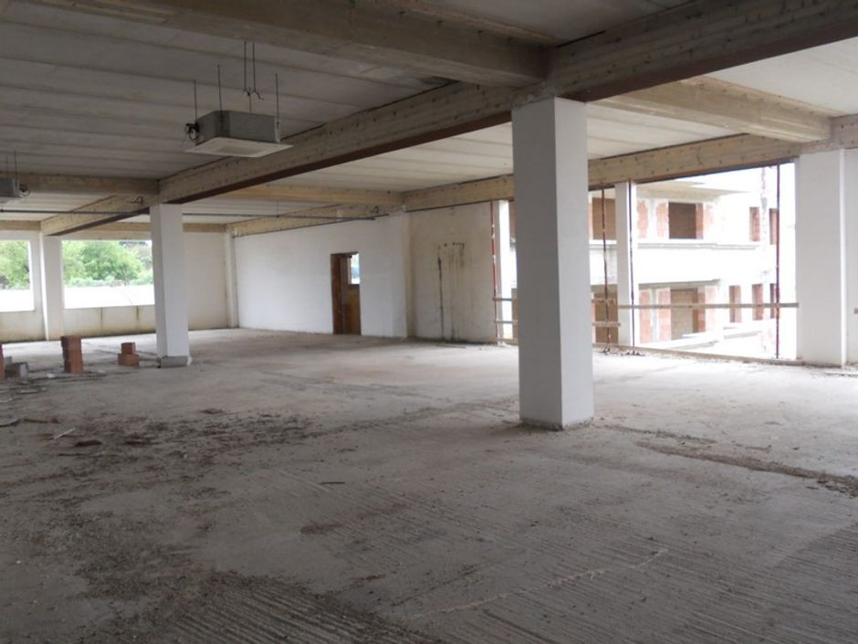 #597 Complesso commerciale in costruzione in vendita - foto 2