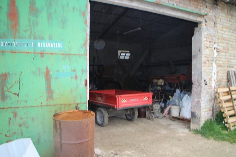 #598 Porzione di tre fabbricati rurali in vendita - foto 2