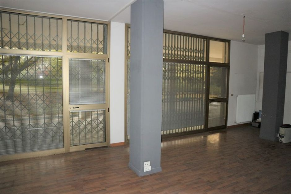#6106 Negozio al piano terra in ampio complesso terziario in vendita - foto 3