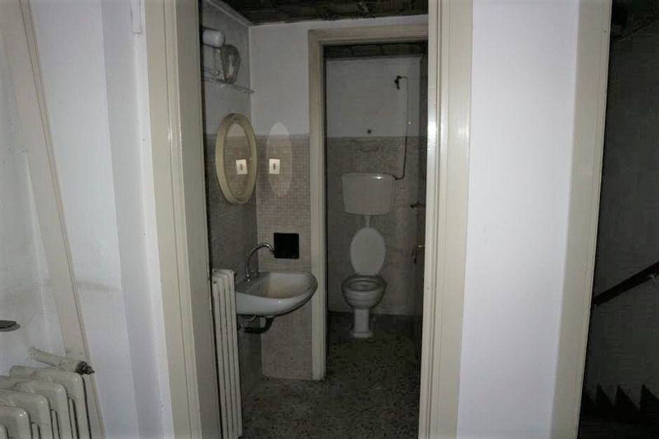 #6111 Negozio con sotto-negozio e cantina in vendita - foto 5