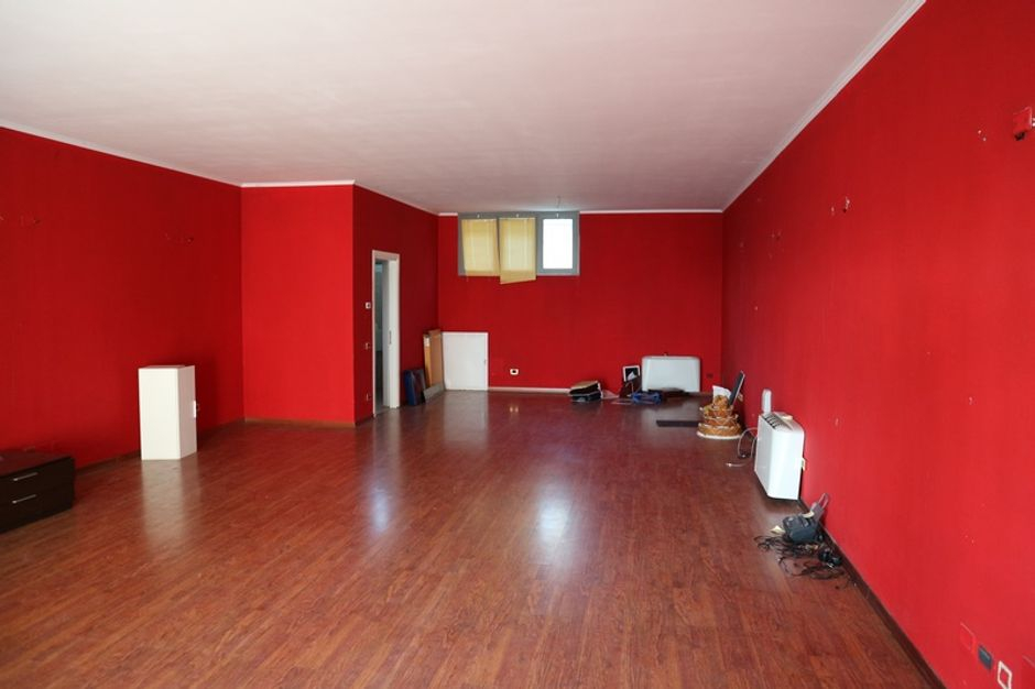 #6159 Negozio con garage e posto auto coperto in vendita - foto 2