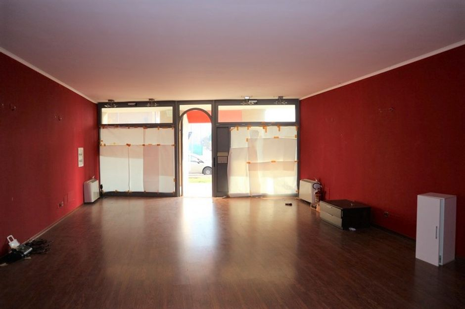 #6159 Negozio con garage e posto auto coperto in vendita - foto 3