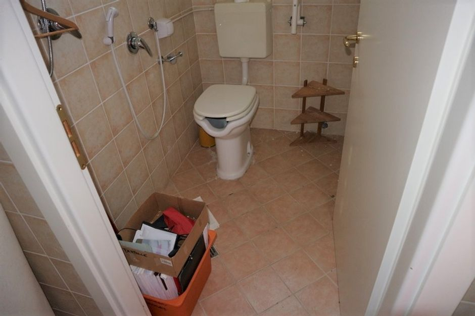 #6159 Negozio con garage e posto auto coperto in vendita - foto 4