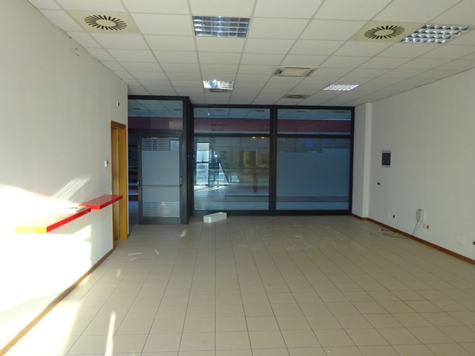#6362 Negozio in complesso commerciale in vendita - foto 3
