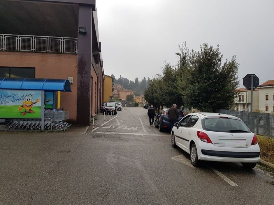 #6366 Diritto di superficie di locale commerciale con aree scoperte in vendita - foto 2