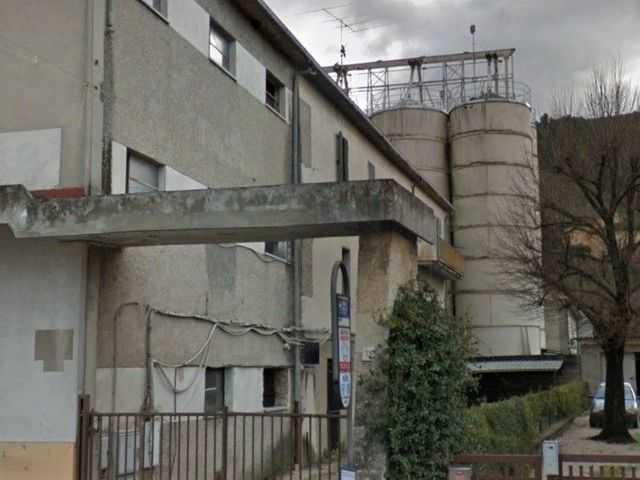 Fabbricati industriali in vendita