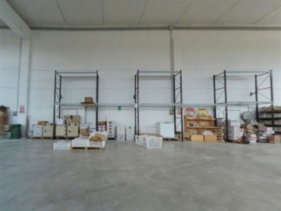 #6376 Porzione di capannone adibito a magazzino in vendita - foto 9