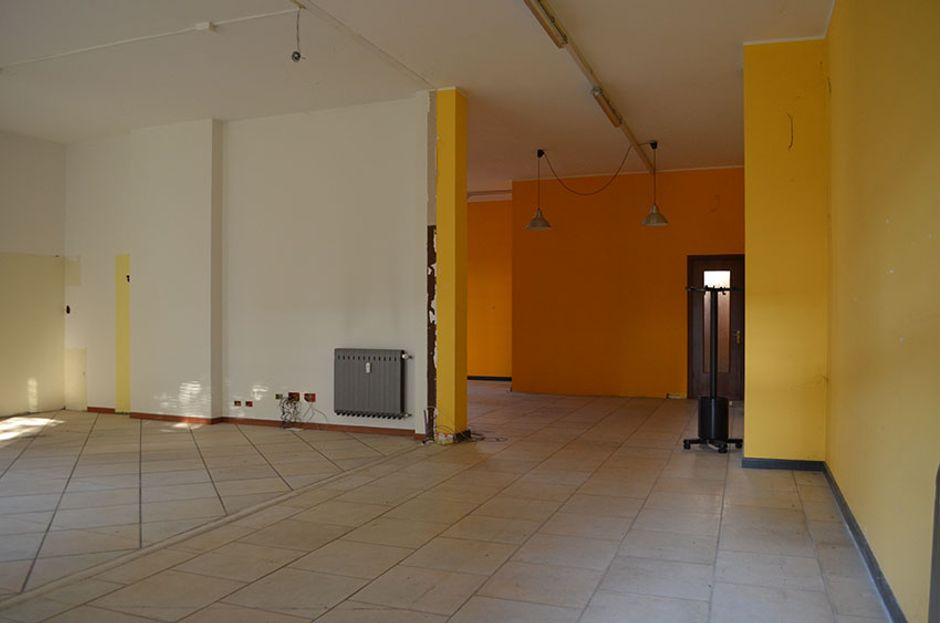 #6399 Negozio in complesso residenziale in vendita - foto 3