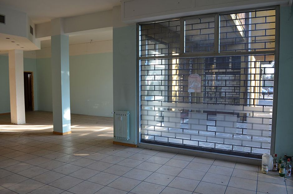 #6400 Negozio in complesso residenziale in vendita - foto 2