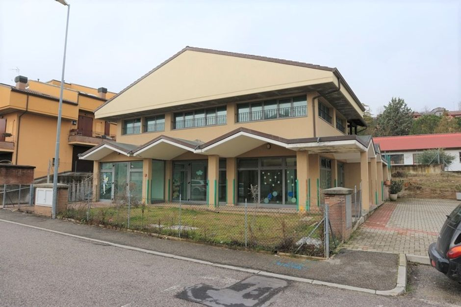 #6439 Porzione di edificio ad uso asilo e centro ricreativo in vendita - foto 2