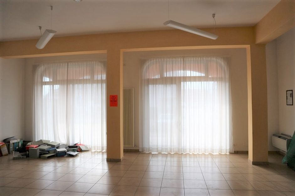 #6446 Negozi al piano terra con ripostigli in vendita - foto 1
