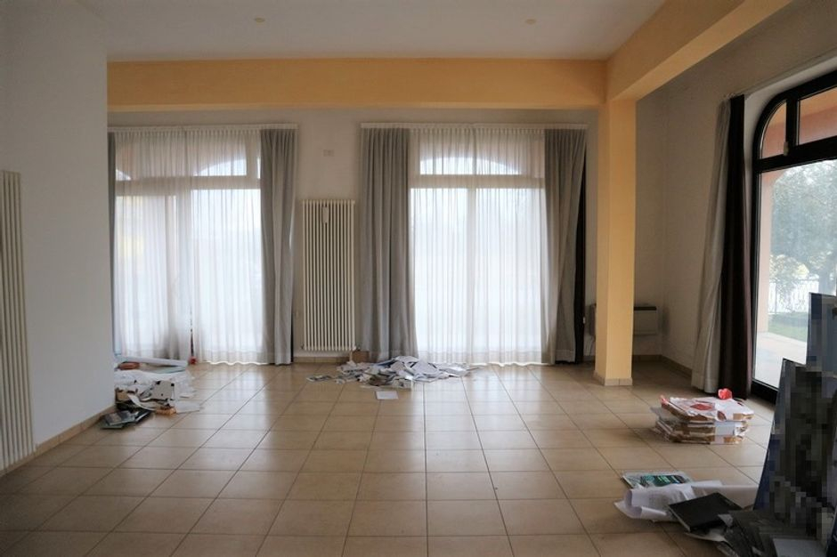 #6446 Negozi al piano terra con ripostigli in vendita - foto 6