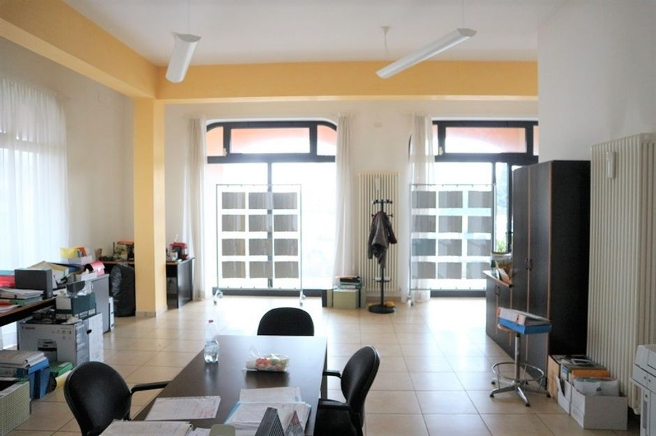 #6447 Negozi al piano terra e ripostigli in vendita - foto 2