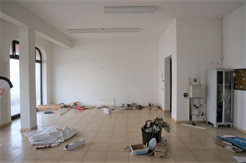 #6447 Negozi al piano terra e ripostigli in vendita - foto 4