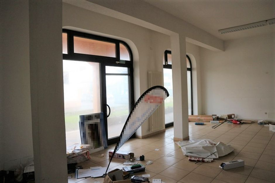 #6447 Negozi al piano terra e ripostigli in vendita - foto 5
