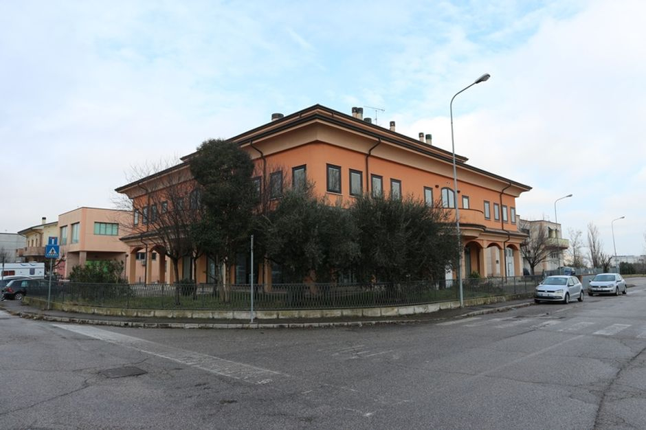 #6447 Negozi al piano terra e ripostigli in vendita - foto 10