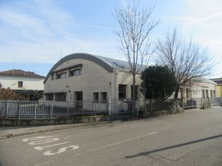 Capannoni artigianali in vendita