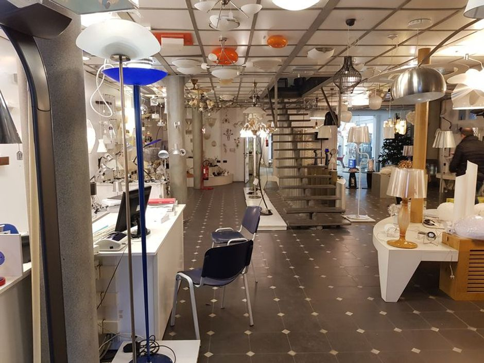 #6521 Capannone artigianale con showroom in vendita - foto 1