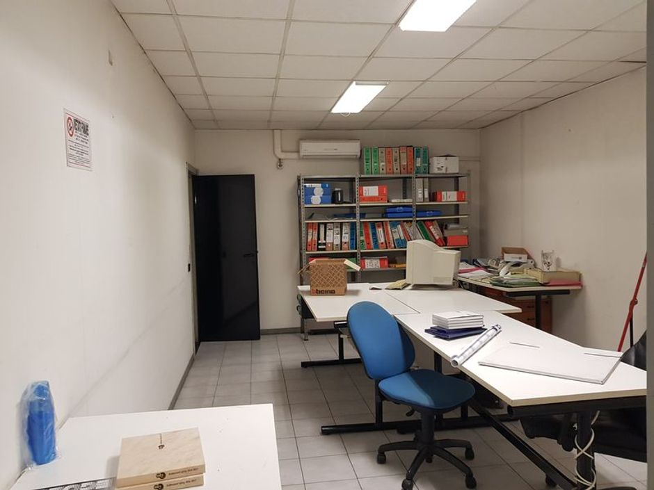 #6521 Capannone artigianale con showroom in vendita - foto 7