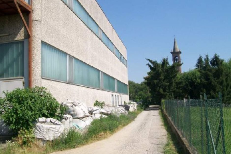 #6596 Due capannoni artigianali con uffici in vendita - foto 2