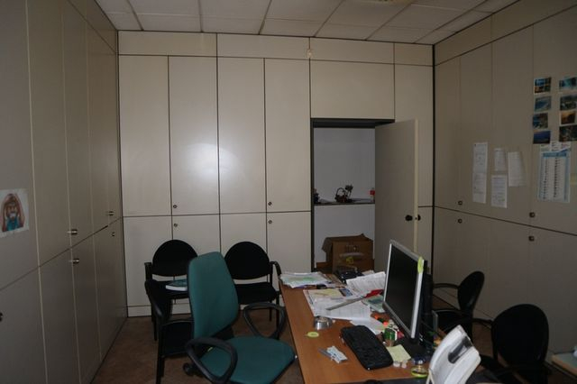 Locali deposito in vendita