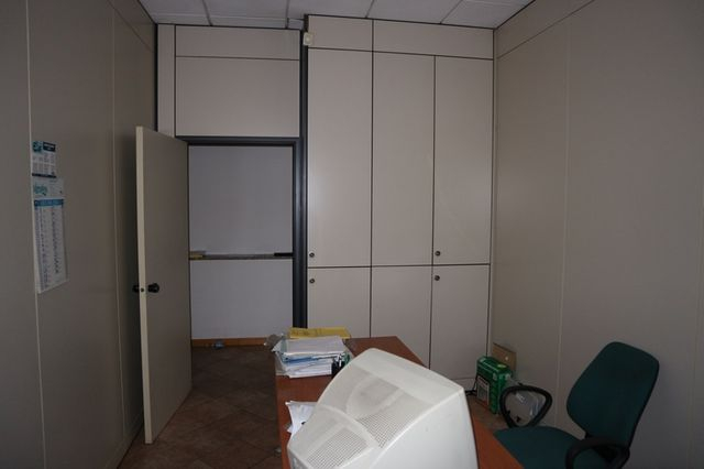 Locali deposito in vendita