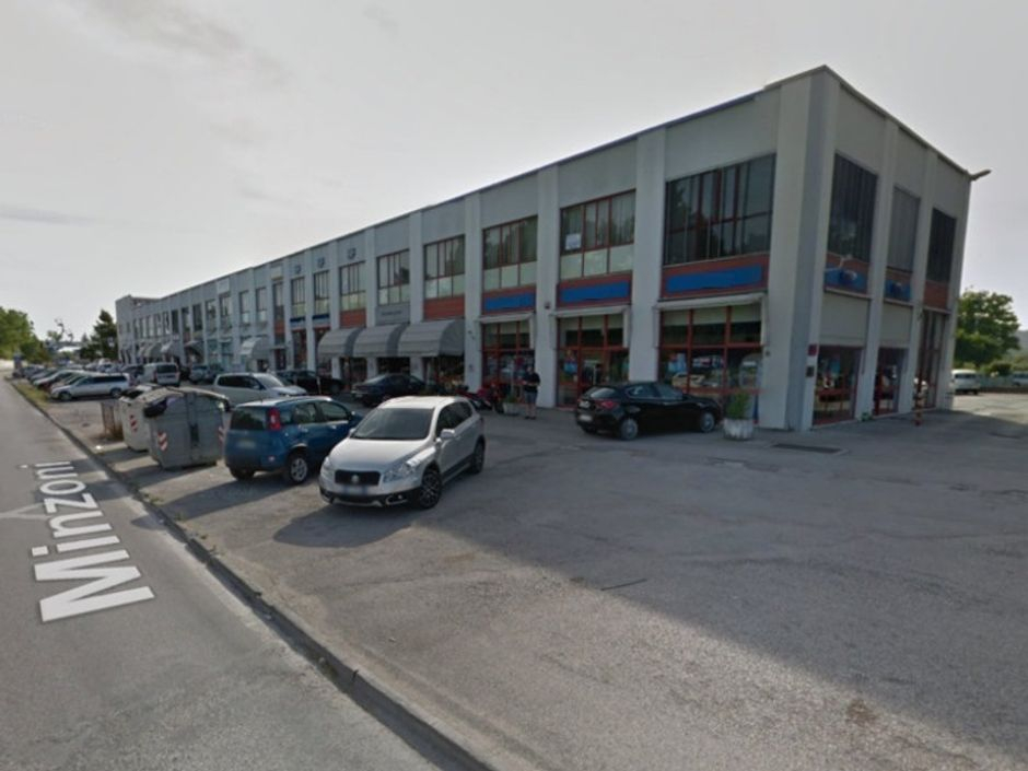 #671 Magazzini e deposito interrati in vendita - foto 1