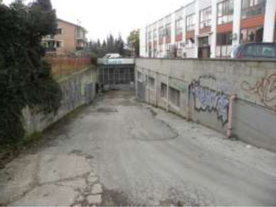 #671 Magazzini e deposito interrati in vendita - foto 2