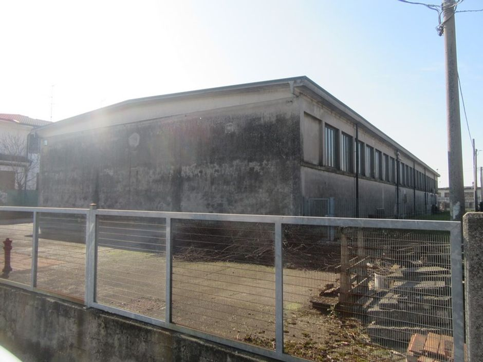#6760 Quota 2/9 di Capannone industriale in vendita - foto 4