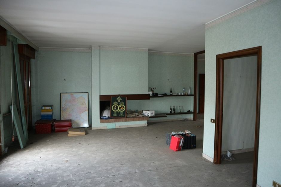 #6794 Palazzina con locali commerciali e appartamenti in vendita - foto 2