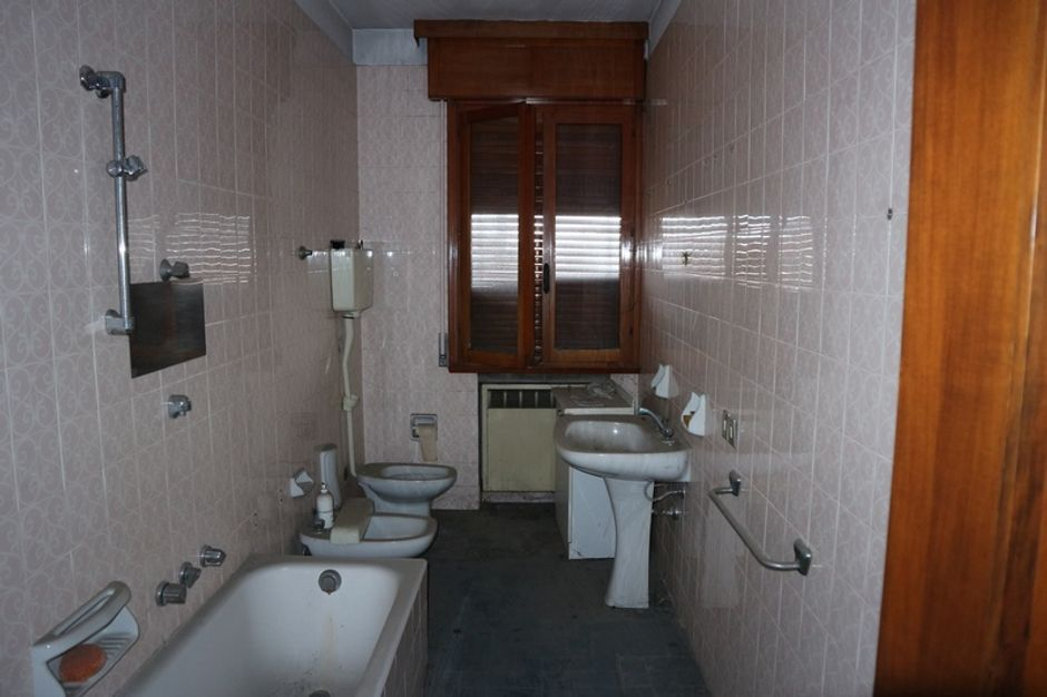 #6794 Palazzina con locali commerciali e appartamenti in vendita - foto 8