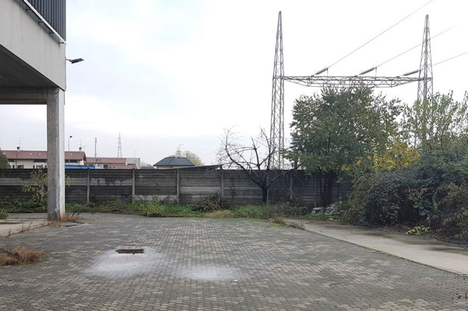 #6798 Deposito artigianale (sub 703) con cortile privato in vendita - foto 3