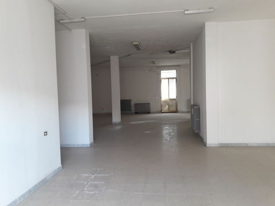 #6803 Negozio con appartamento e autorimessa in vendita - foto 2