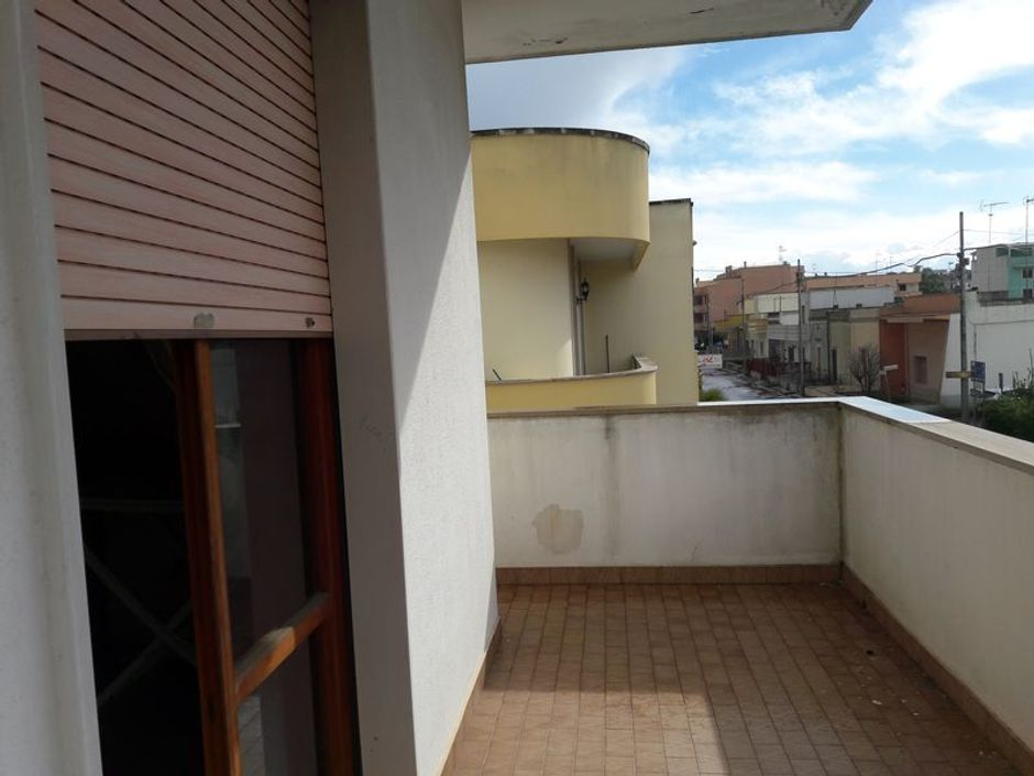 #6803 Negozio con appartamento e autorimessa in vendita - foto 8