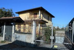 Independent house and cellars in another location - Lot 6807 (Auction 6807)