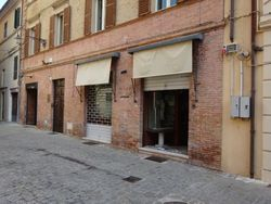 Shop in the historic center with warehouse and storage - Lot 6818 (Auction 6818)