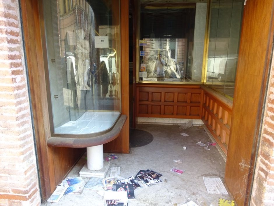 #6818 Negozio nel centro storico con magazzino e deposito in vendita - foto 2