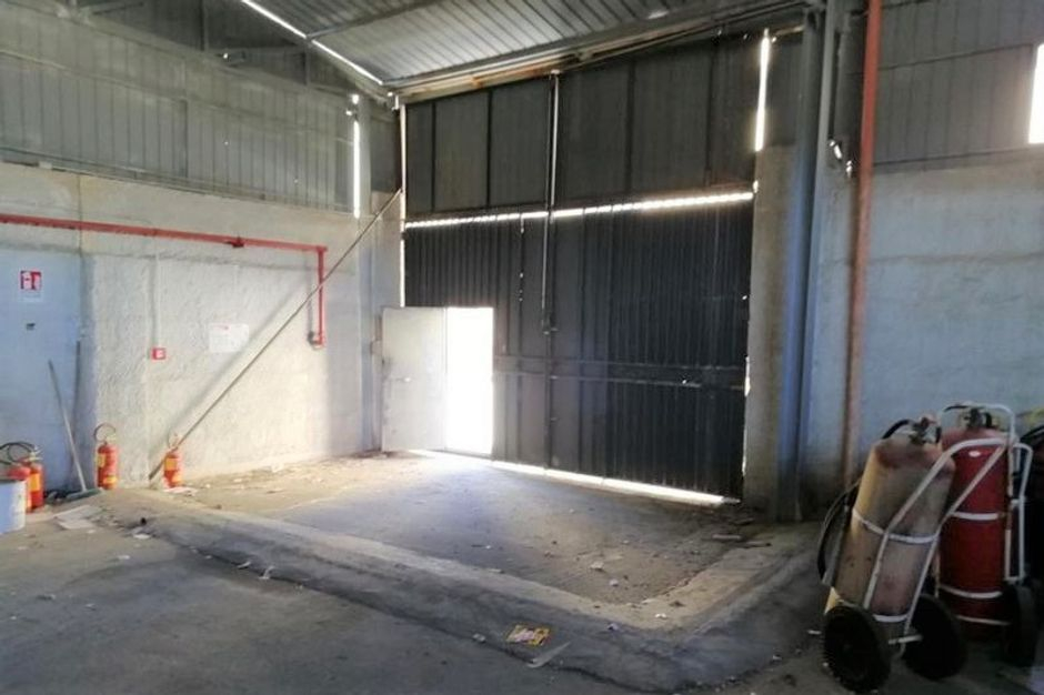 #6824 Cessione di capannone industriale e di licenza doganale in vendita - foto 2