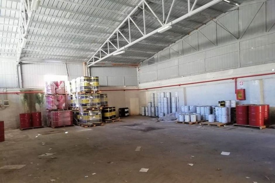 #6824 Cessione di capannone industriale e di licenza doganale in vendita - foto 5
