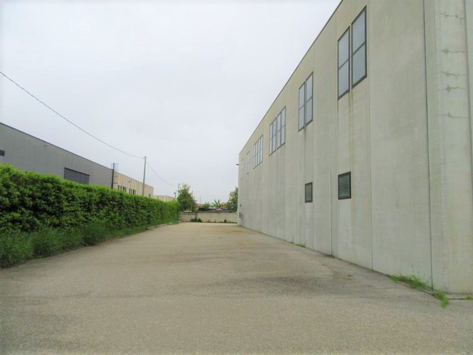 #6929 Complesso produttivo con annesso corpo uffici in vendita - foto 9