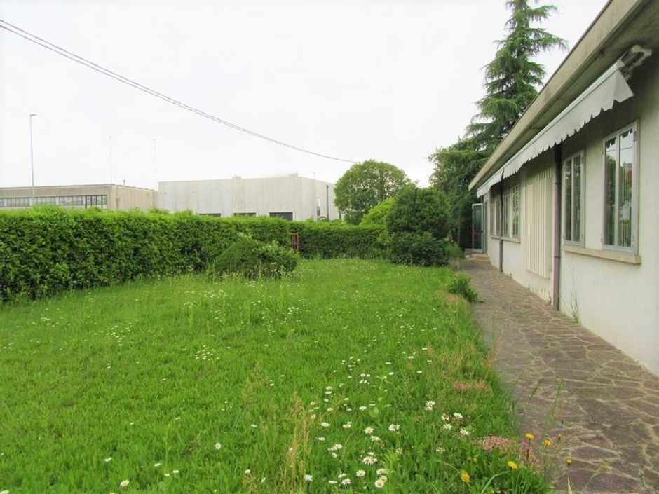 #6929 Complesso produttivo con annesso corpo uffici in vendita - foto 11