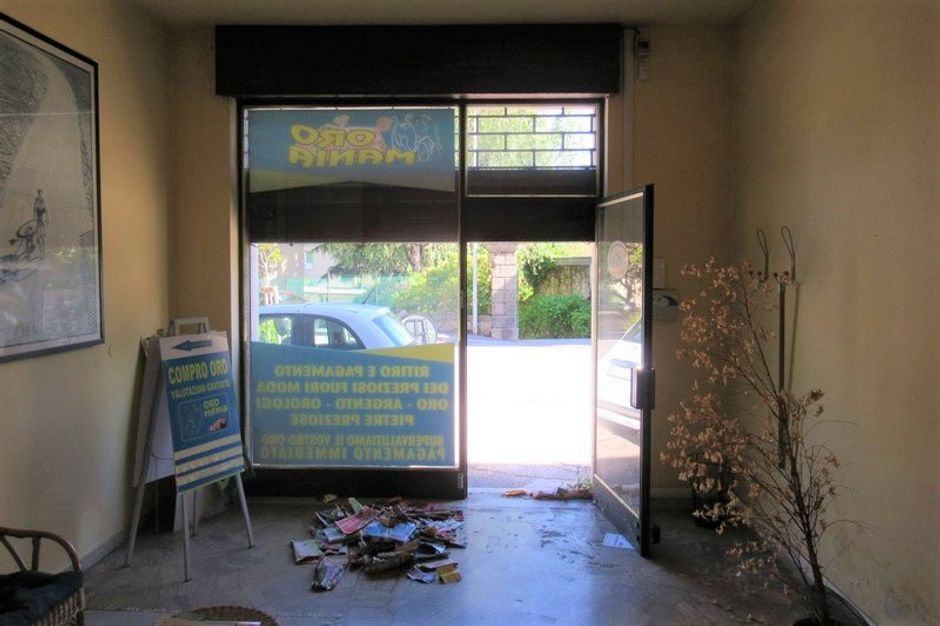 #6955 Bottega commerciale in palazzina residenziale in vendita - foto 3