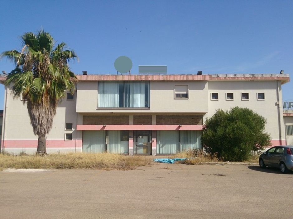 #6958 Stabilimento industriale con terreno edificabile in vendita - foto 5