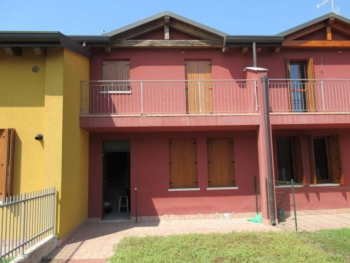 Asta Immobile Residenziale 6961 Complesso di 6 villette a schiera al