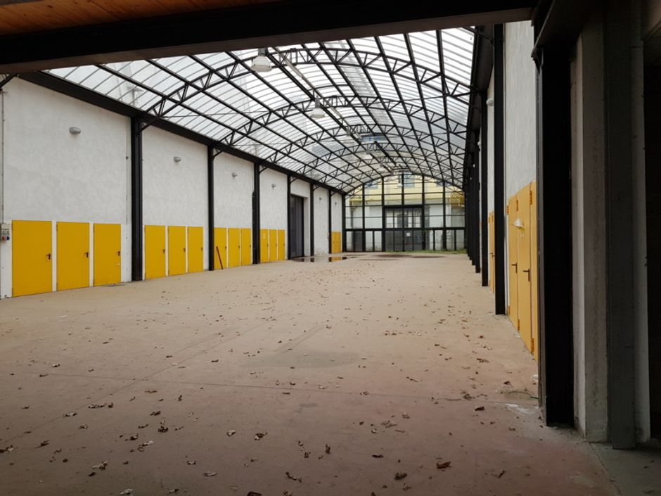 #7003 Ampi capannoni in complesso commerciale produttivo in vendita - foto 4