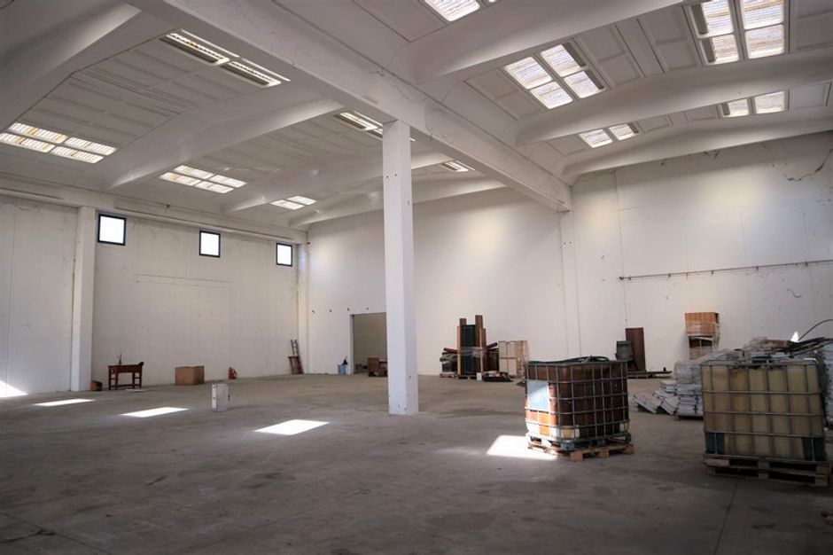 #7041 Capannone commerciale con depositi e uffici in vendita - foto 6