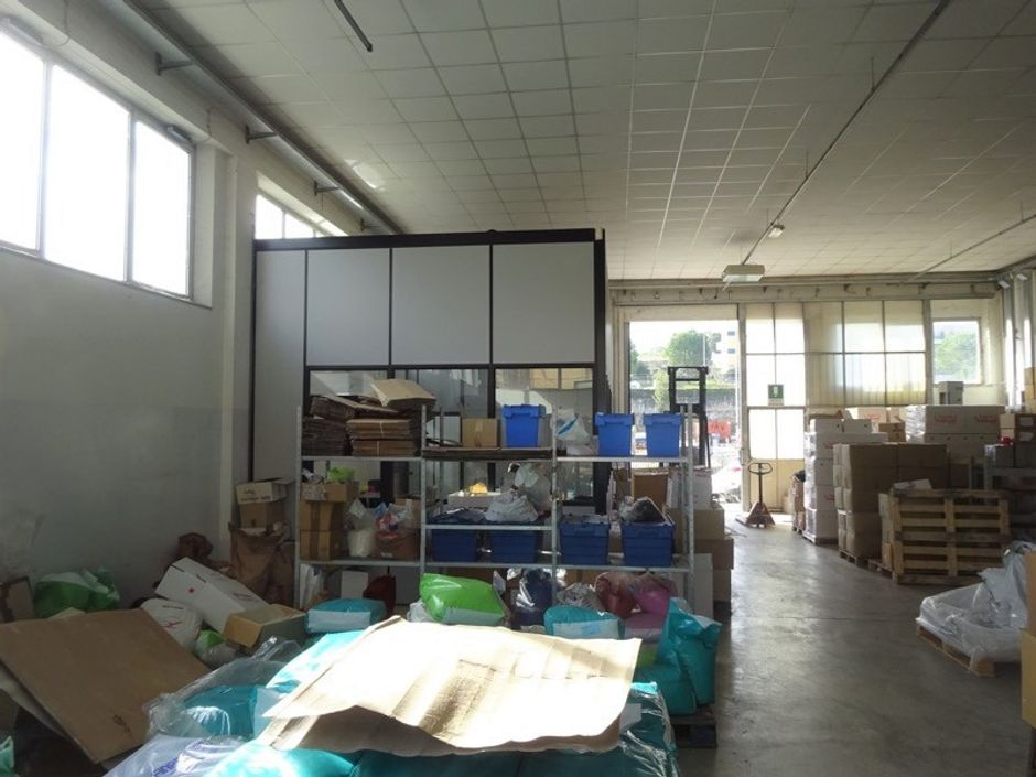 #7043 Porzione di capannone con laboratorio e cortile in vendita - foto 3