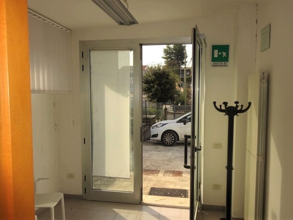 #7043 Porzione di capannone con laboratorio e cortile in vendita - foto 7