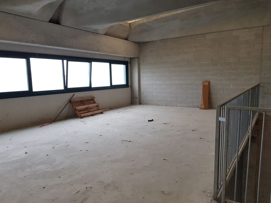 #7054 Capannone industriale con area esterna in vendita - foto 7